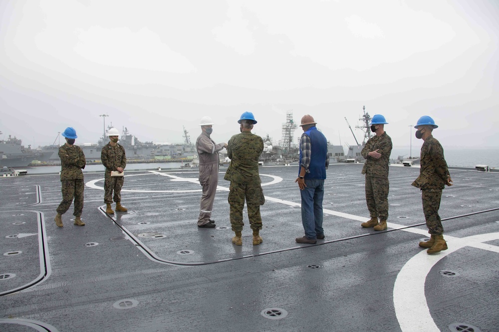 3rd MAW CG Tours USS Curtiss