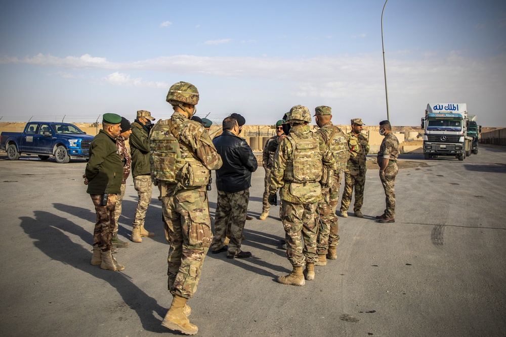 Iraqi military receives communication equipment from CTEF program