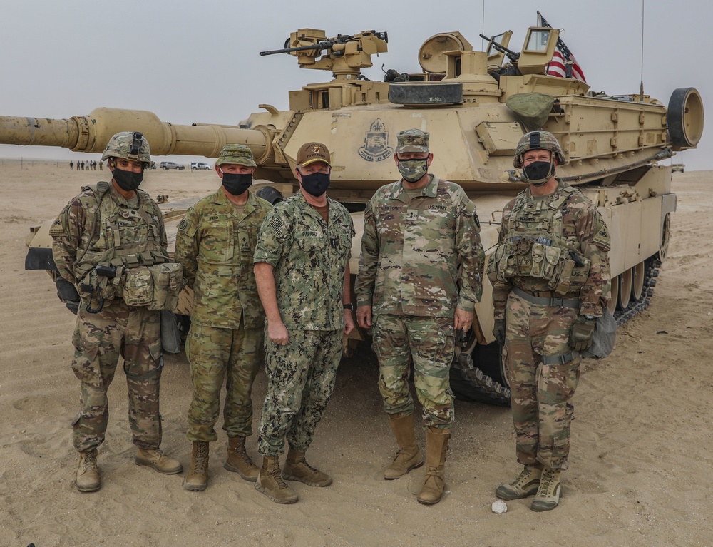 NAVCENT visits 2ABCT in Kuwait