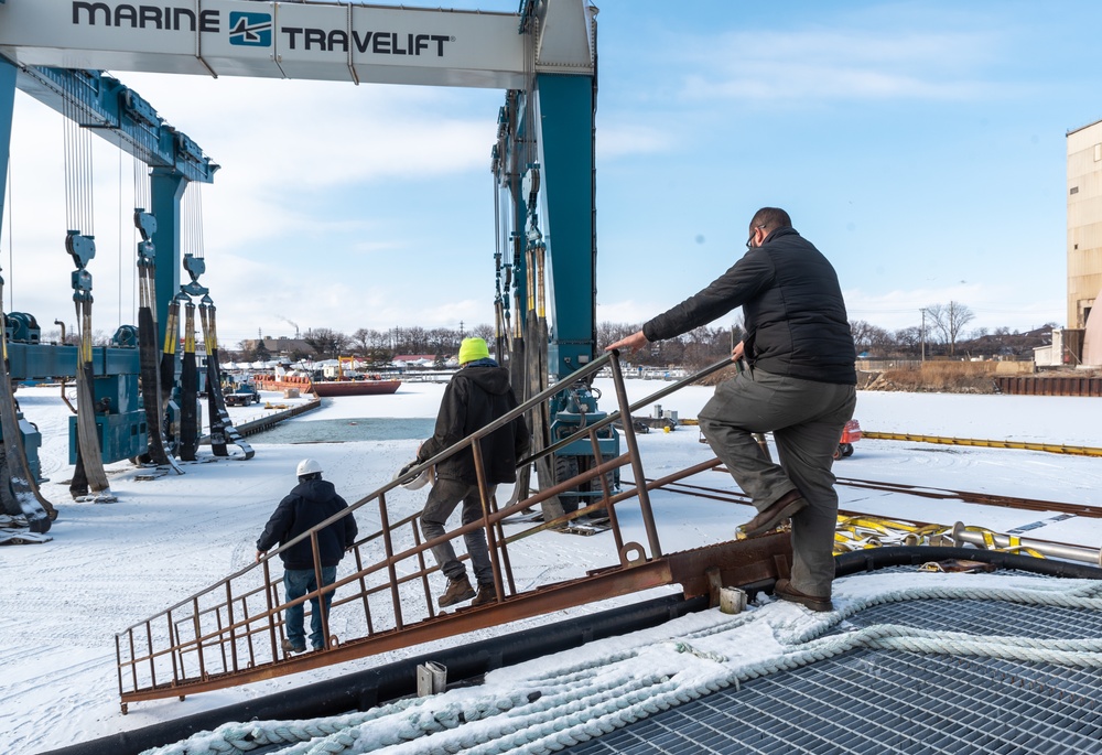 Inspection of the &quot;Donlon&quot; tug