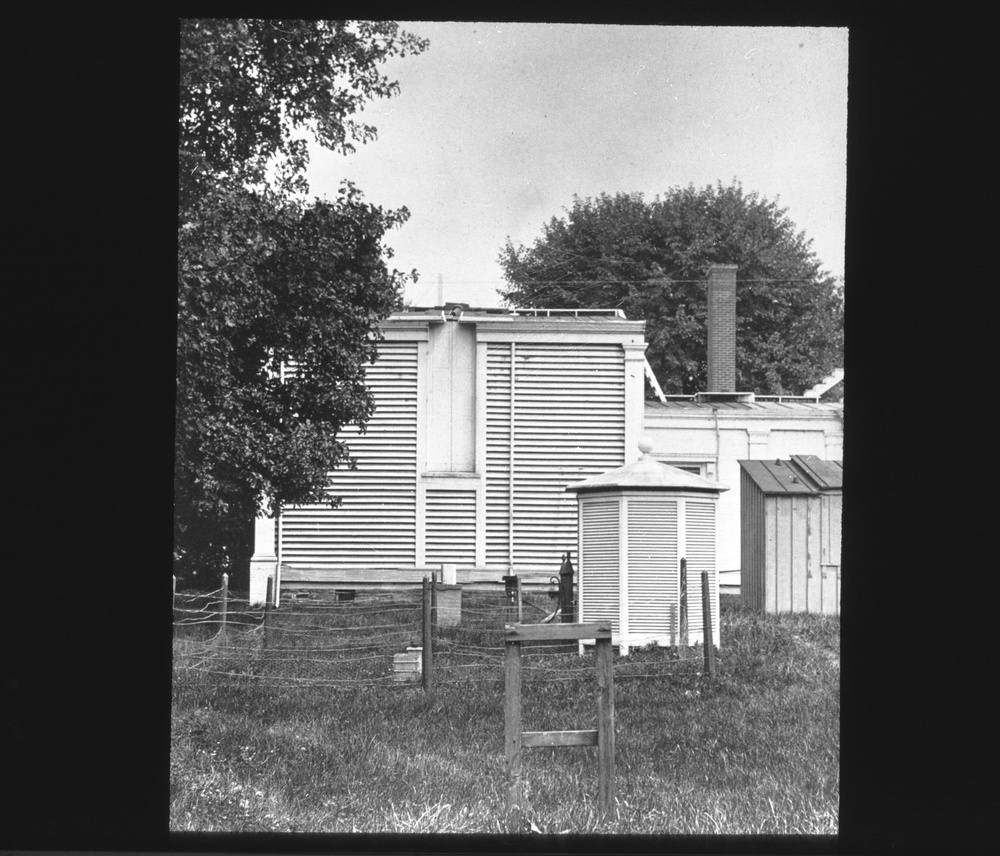 Lantern Slide 47: The 8 ½-inch transit house from the rear (south).