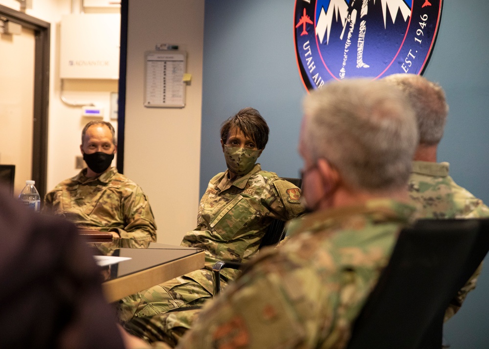 75th ABW command team visits with Utah ANG leadership