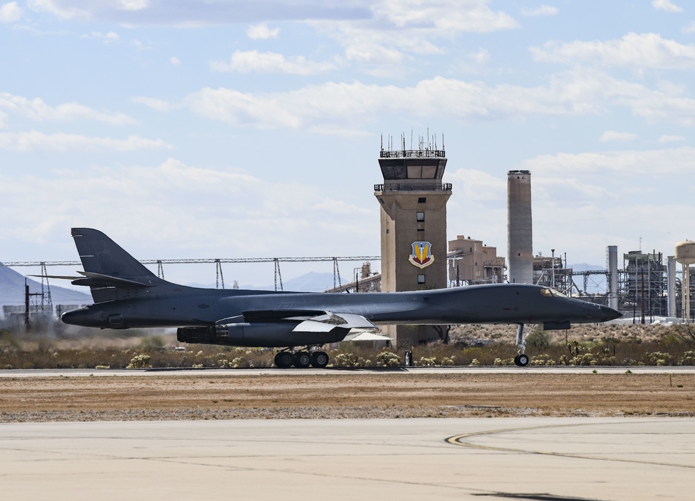 B-1 Lancer heads to DM's Boneyard