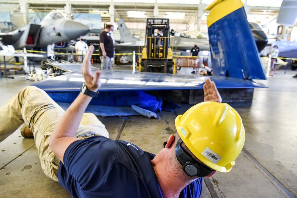 Airmen restore Navy Blue Angel