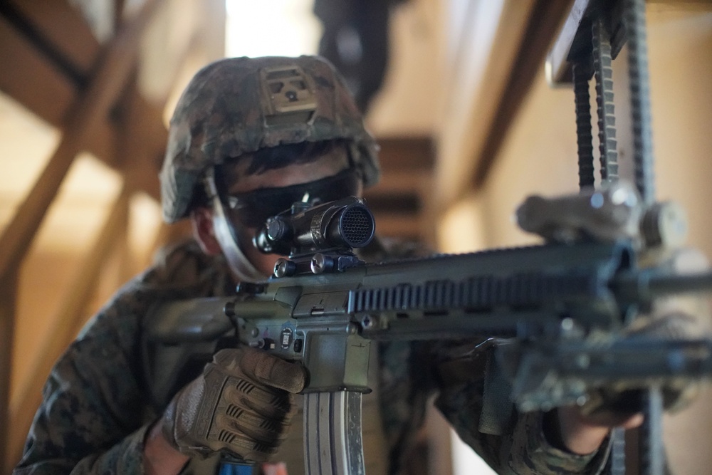 Battalion Landing Team 1/1 completes mechanized raid course