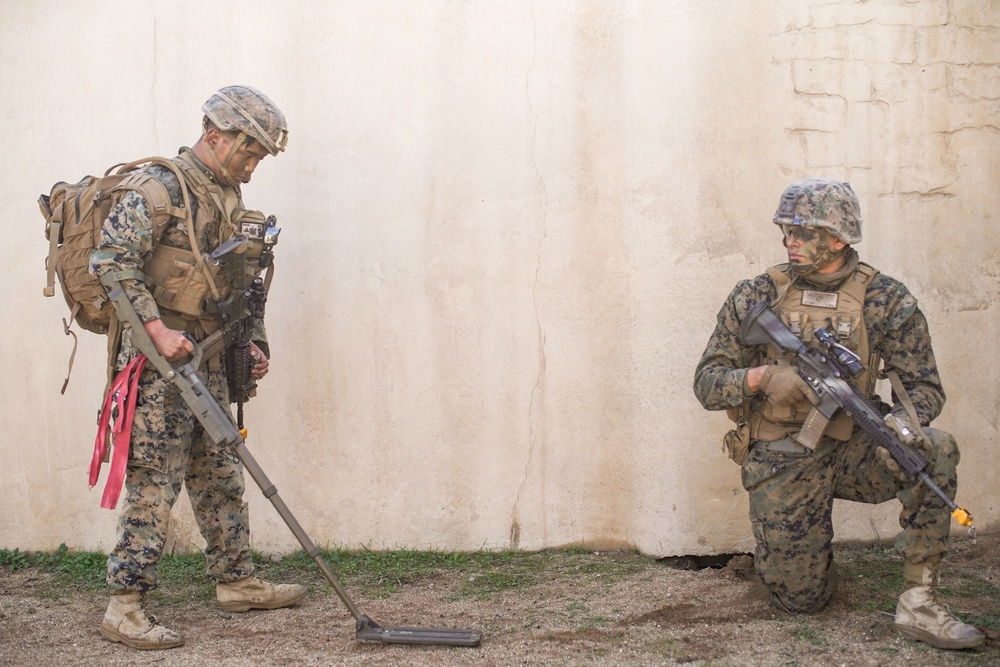 Battalion Landing Team 1/1 completes mechanized raid course