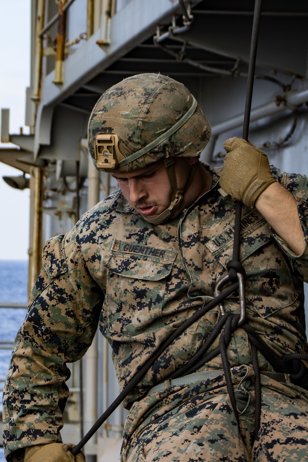 Kilo Company, 31st MEU rappels aboard USS Ashland