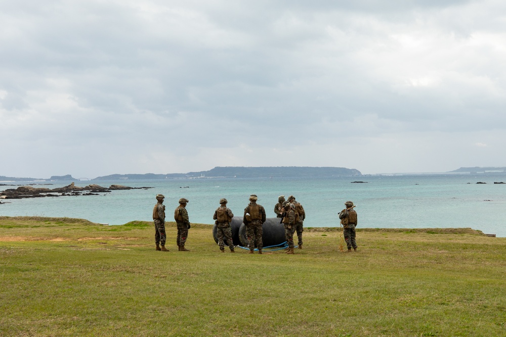 Hagåtña Fury 21: 3d Landing Support Battalion, Marine Heavy Helicopter Squadron 465 Marines team up to transport fuel