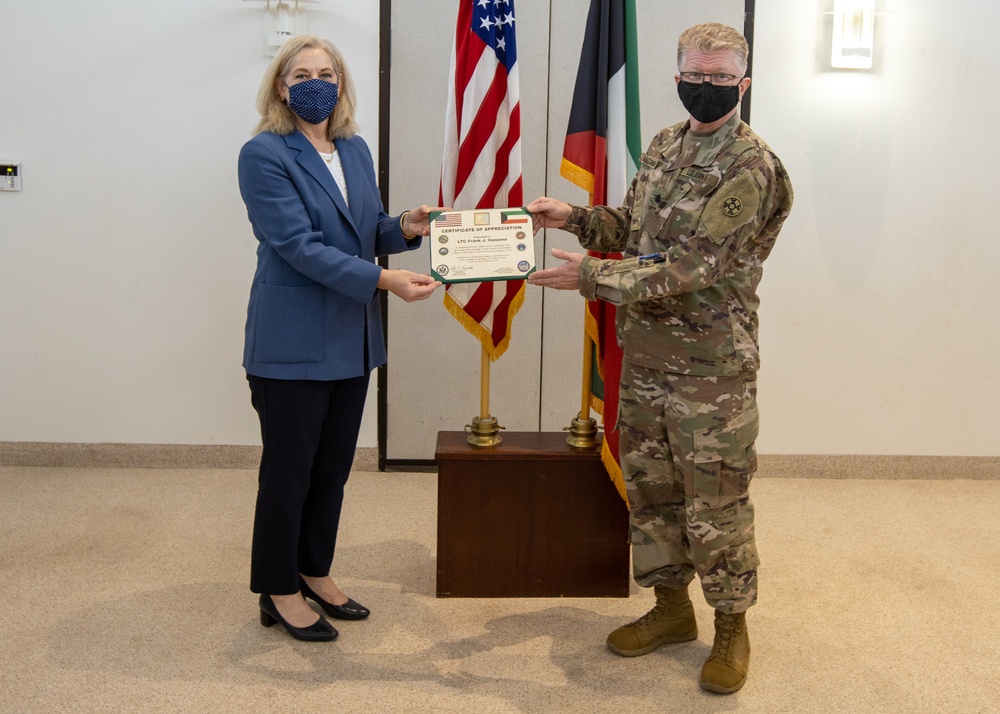 Ambassador Alina L. recognizes 310th ESC Soldiers