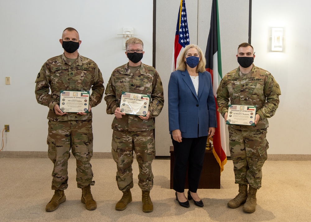 Ambassador Alina L. recognizes 310th ESC Soldiers