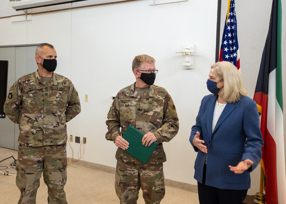 Ambassador Alina L. recognizes 310th ESC Soldiers