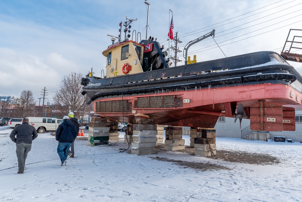 Inspection of the &quot;Donlon&quot; tug