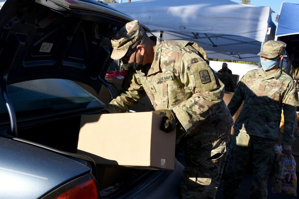 AZNG supports food bank in Mesa