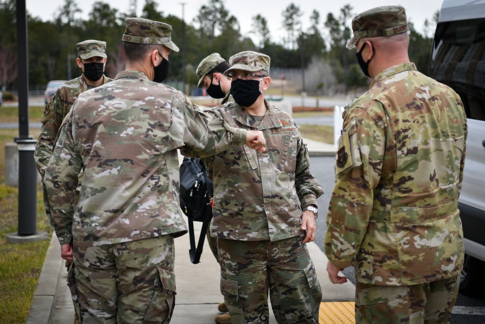 AFSOC commander visits 919th SOW