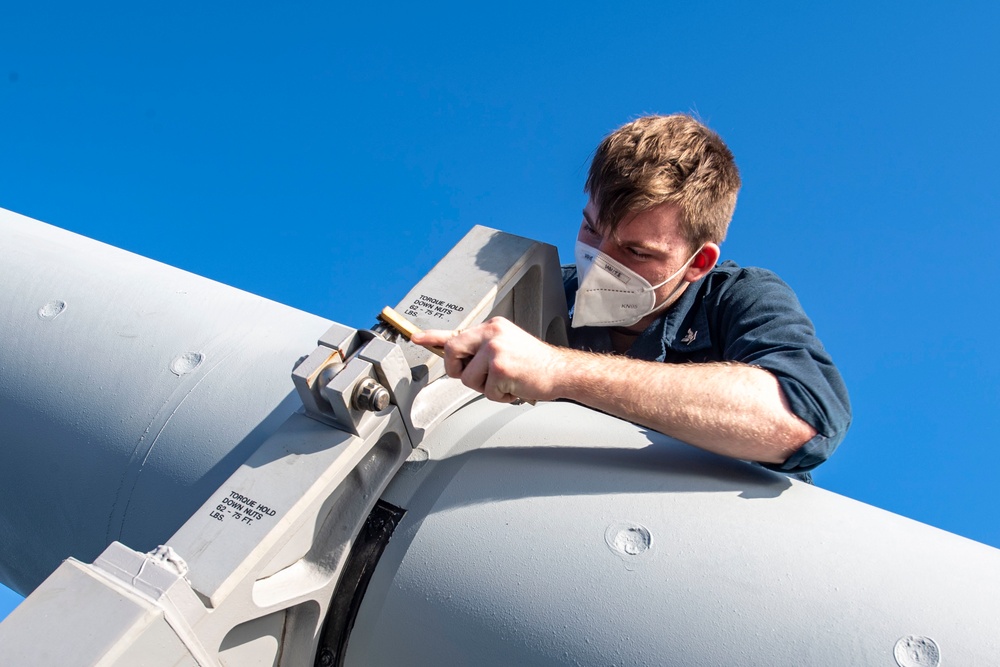 USS Laboon Conducts Operations with CSG2