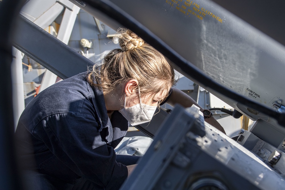 USS Laboon Conducts Operations with CSG2