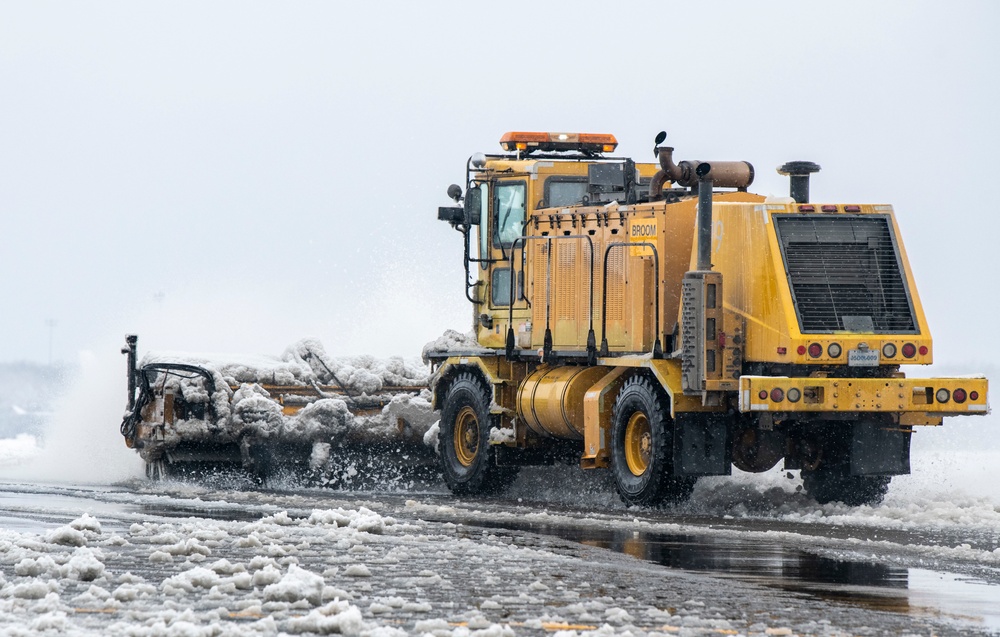 Dover operations work through snow