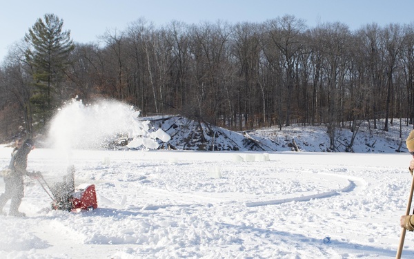 MDSU 2 Hosts Ice Dive Training
