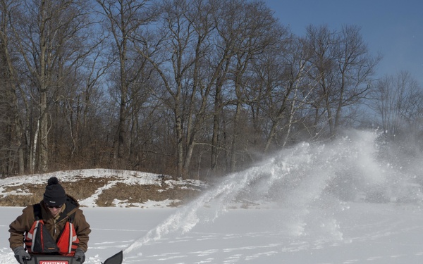 MDSU 2 Hosts Ice Dive Training