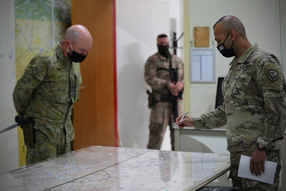 MG Field Visits Soldiers at AAAB
