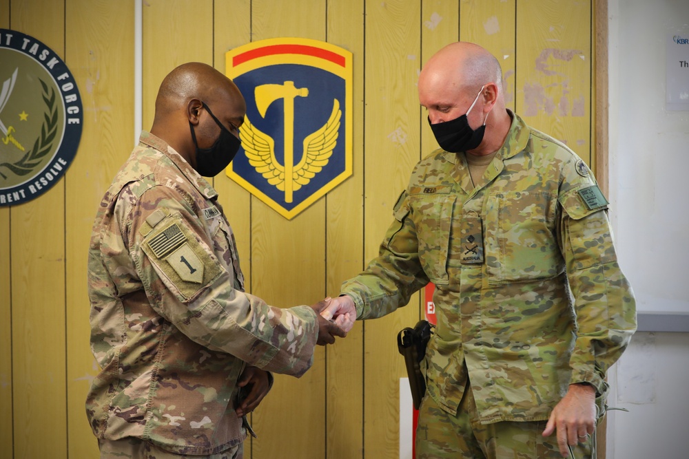 MG Field Visits Soldiers at AAAB