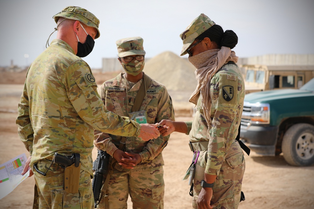 MG Field Visits Soldiers at AAAB