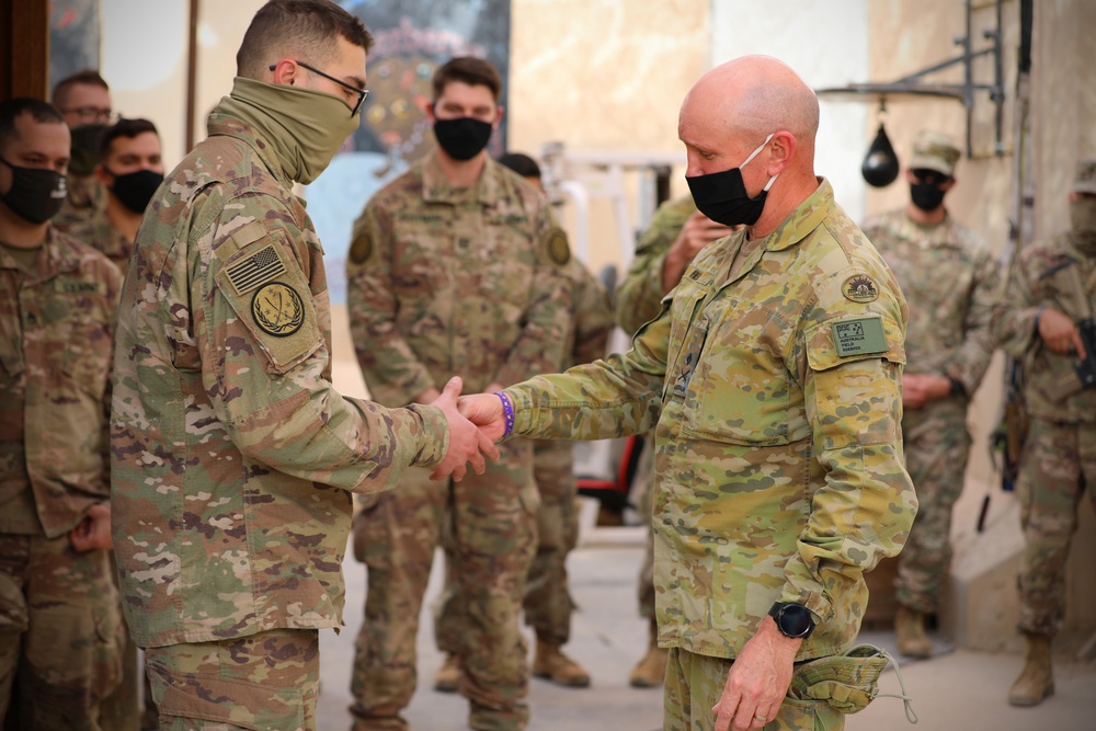 MG Field Visits Soldiers at AAAB