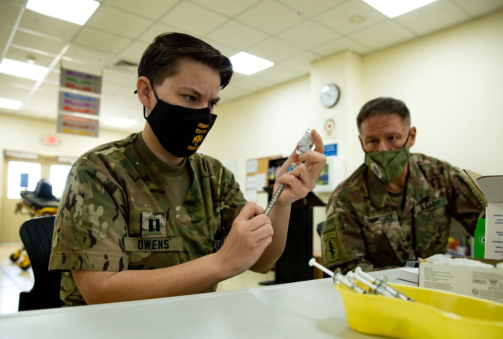 dvids-images-spmagtf-cr-cc-navy-medical-personnel-receive-2nd-dose