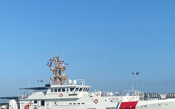 USCGC FREDERICK HATCH ARRIVING