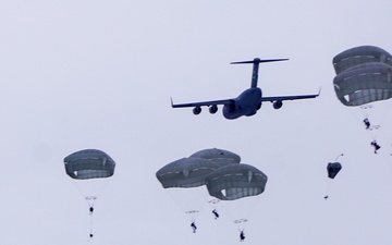 Spartan Paratroopers Finish Arctic Warrior 21 with Airborne Operation