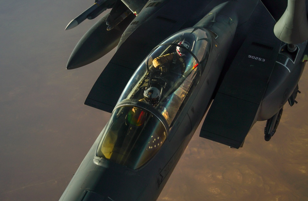 Python Ops refuel F-15E’s