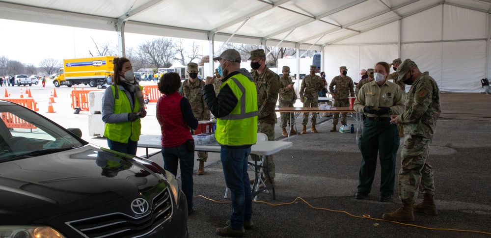 U.S. Army Soldiers receive tour of Texas COVID vaccination site