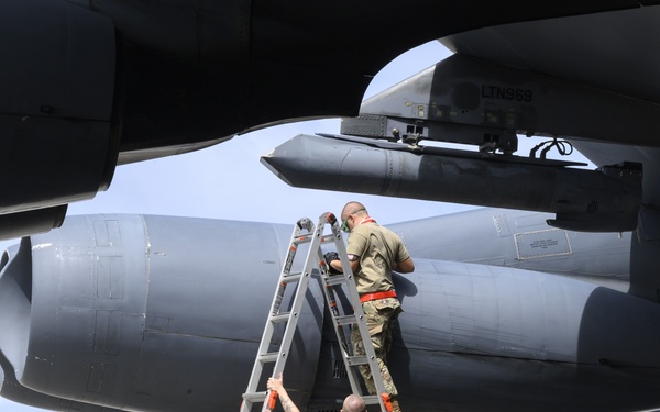 B-52 maintenance
