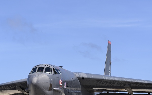 B-52 landing