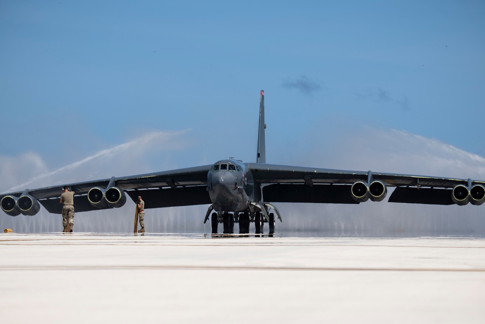 B-52 landing