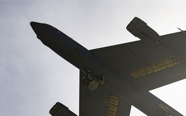B-52 landing