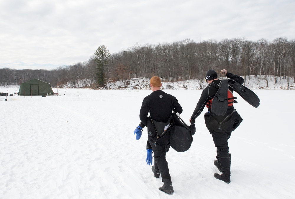 MDSU 2 Hosts Ice Dive Training