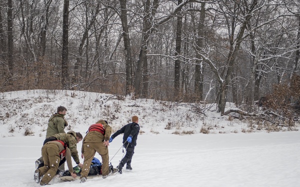 MDSU 2 Hosts Ice Dive Training