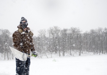 MDSU 2 Hosts Ice Dive Training