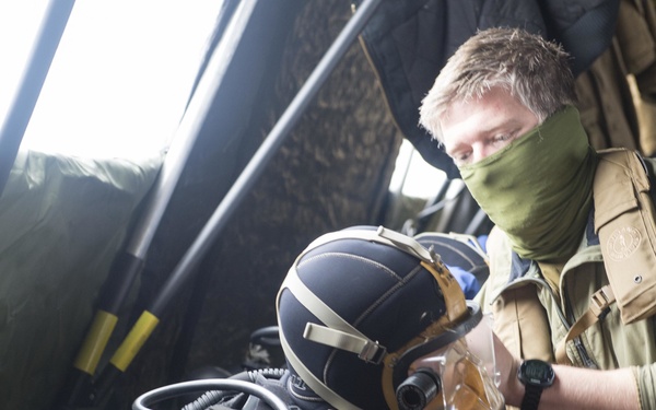 MDSU 2 Hosts Ice Dive Training