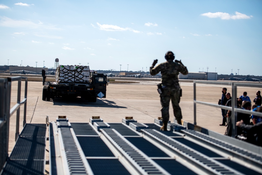 502LRS unloads 80,000 bottles of water after winter storm Uri