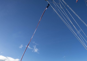 USS Sterett Enters Pearl Harbor