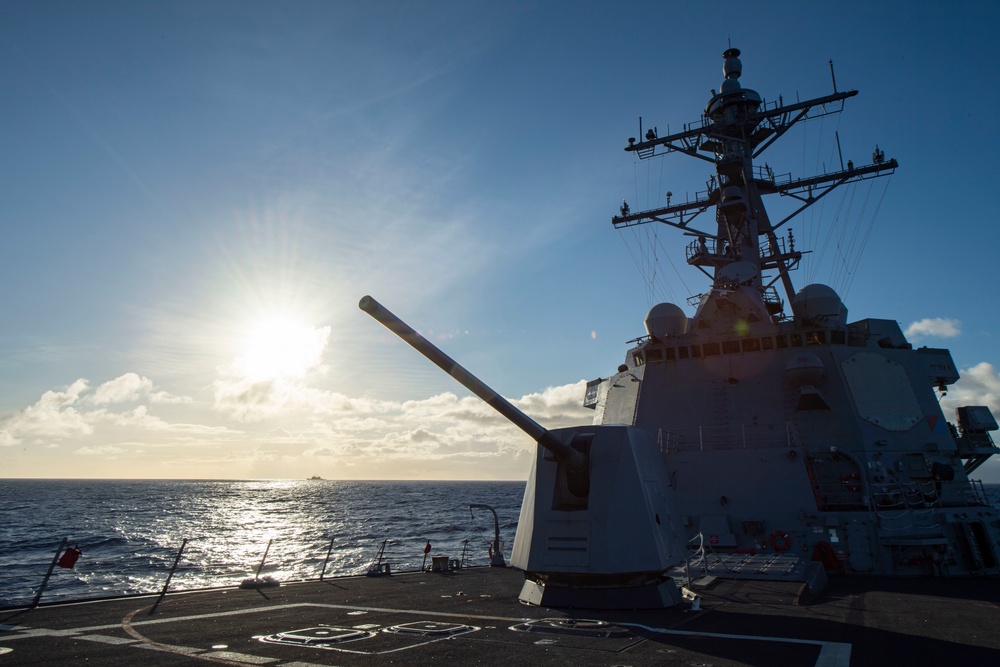 USS Sterett Steams in the Eastern Pacific Ocean