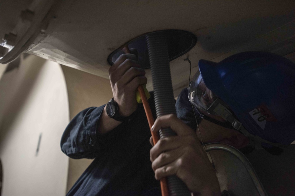 USS Ronald Reagan (CVN 76) Ventilation Maintenance