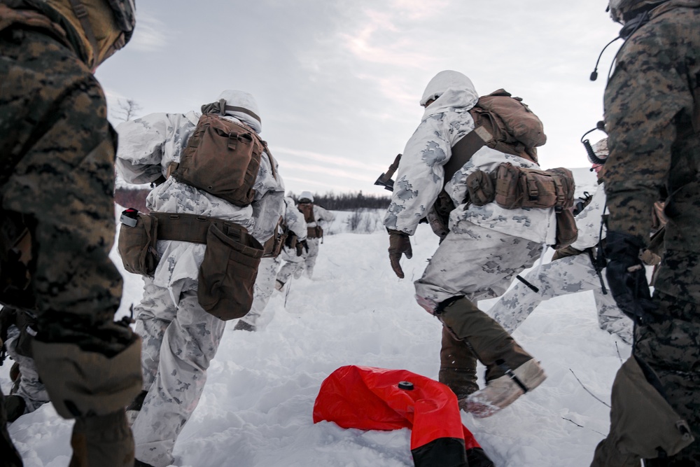 Buddy Rushers: MRF-E Marines Conduct Live-Fire Range