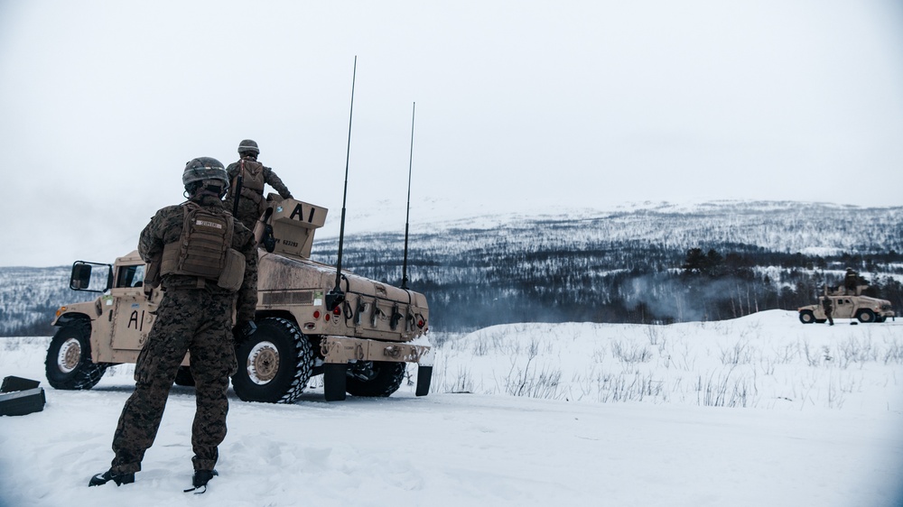 Windbreakers: MRF-E Marines Conduct Live-Fire Range