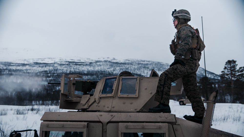 Windbreakers: MRF-E Marines Conduct Live-Fire Range