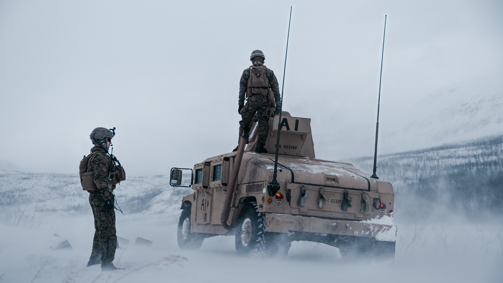 Windbreakers: MRF-E Marines Conduct Live-Fire Range