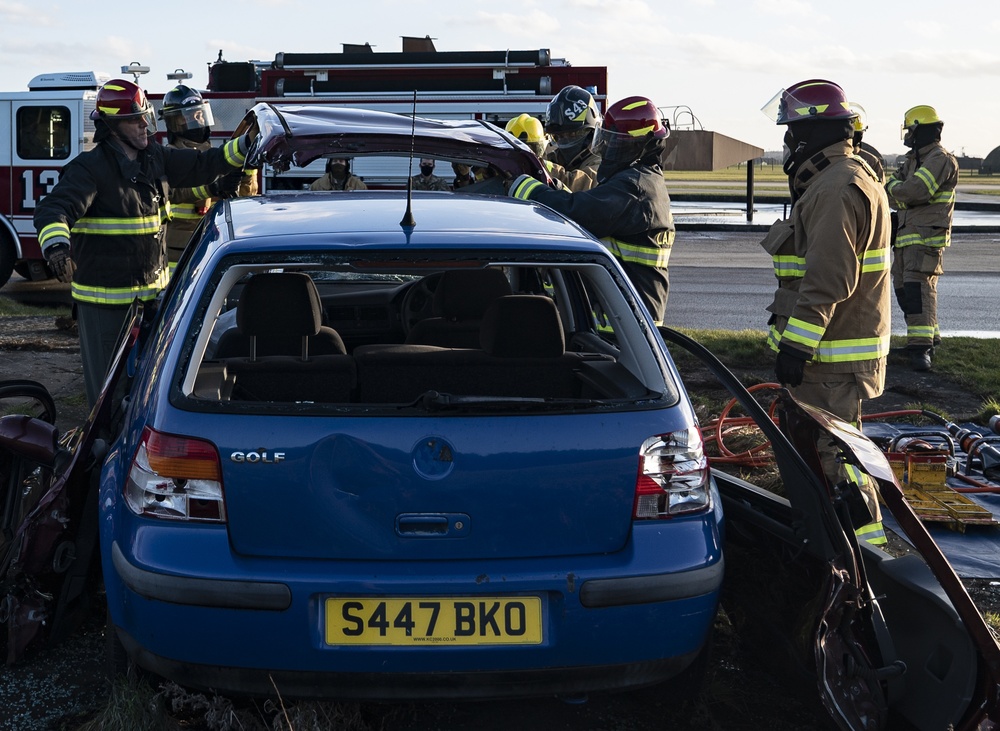 Wing leadership visits 48 FW firefighters