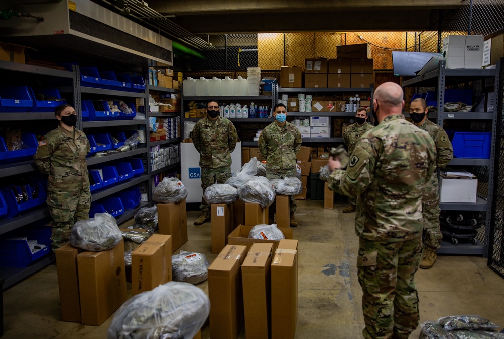 BG Dent Visits with 81st SBCT Soldiers